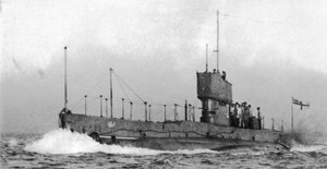 Ansicht des Buges des HMA-U-Boots AE2, ca. 1915 von Australian Photographer