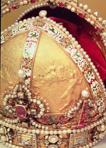 Krönungskrone von Rudolf II., Kaiser von Österreich, Detail des Goldpaneels, das König Rudolf in der Schlacht darstellt, ca. 1576