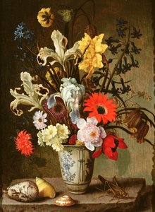 Blumenstudie mit Becher, Heuschrecke und Muscheln