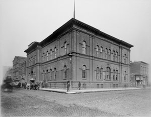 Harrison Street Polizeistation, Chicago, Illinois, USA, ca. 1900 (s/w Foto) von Barnes and Crosby