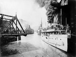 Passagierschiffe im Chicago River, Chicago, Illinois, USA, ca. 1905