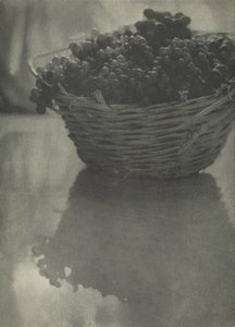 Stillleben mit Trauben von Baron Adolf De Meyer