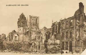 Hotel de Ville nach dem Bombardement, Ypern, 1915 von Belgian Photographer