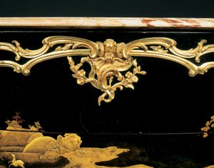 Kommode (ormolu-montiertes japanisches Lack)