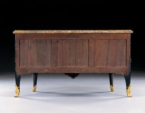 Kommode, ca. 1745 (mit Ormolu montierter japanischer Lack & ebonisiertes Holz) von Bernard van Risenburgh II