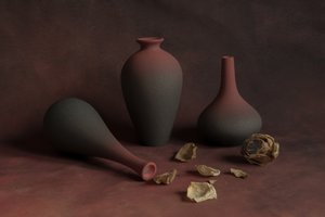 Elegantes Keramikstillleben von Betty Liu