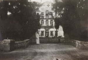 Album des Ersten Weltkriegs in Friaul-Julisch Venetien: Villa Brazzà, Heimat des 17. Kriegslazaretts in Soleschiano Manzano, Foto vom Kirchturm, 05/1916