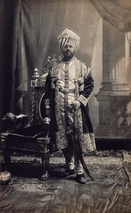 Maharaja Jagatjit Singh von Kapurthala, ca. 1903 von Bourne & Shepherd