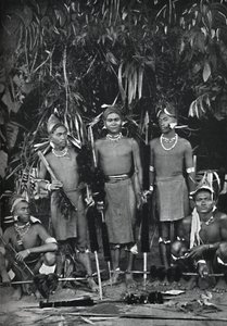Angami Nagas in voller Tracht, 1902 von Bourne and Shepherd