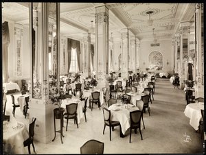 Ein Speisesaal im Robert Treat Hotel, Newark, New Jersey, 1916 von Byron Company