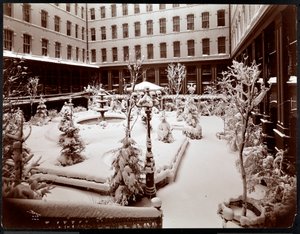 Innenhof des Park Avenue Hotels, 1908