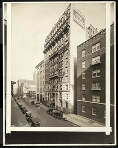 Hotel Harding an der 55th Street und Broadway, New York, 1921 von Byron Company