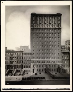 Hotel La Salle, 30 East 60th Street, New York, 1920 (Silbergelatineabzug) von Byron Company
