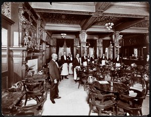 Kellner in einem Café im Hotel Delmonico, 1902