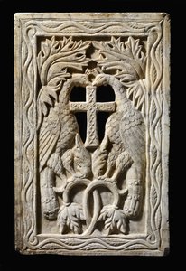 Tafel mit zwei Pfauen, 501-700 (Alabaster)