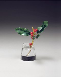 Stechpalmenzweig in einer sich verjüngenden Vase, ca. 1890 von Carl Fabergé