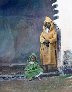 Marokko, maurischer Händler mit kleinem Sohn, Bilddatum: ca. 1910