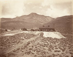 Gebäude des Sutro-Tunnels, 1875, gedruckt ca. 1876 von Carleton Emmons Watkins