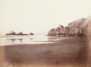 [Das Cliff House vom Strand aus]