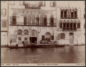 Da Mosto-Palast und die Fähre SS Apostoli
