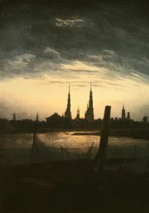 Stadt bei Mondaufgang
