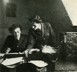 Im Signal-Dienst, ca. 1943