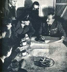 Rückkehr: Verhör von Cecil Beaton