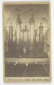 Große Orgel, in der Musikhalle, Boston, Mass von Charles Bierstadt