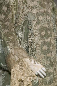 Bertha Palmers Abendmantel, ca. 1902 (Detailansicht des Ärmels) von Charles Frederick Worth