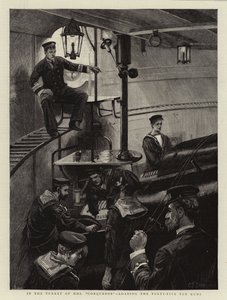Im Turm der HMS Conqueror, das Laden der Fünfundvierzig-Tonnen-Kanonen