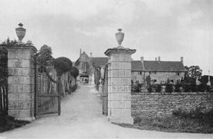 Eingang von Charles Latham