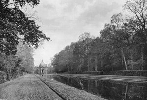 Der Lange Kanal und Pavillon von Charles Latham