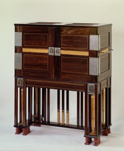 Schreibschrank, Farbtafel VI aus C.R.Ashbee von Alan Crawford, Yale 1985