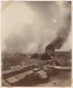 Ein großes Feuer am Haupttor von Peking