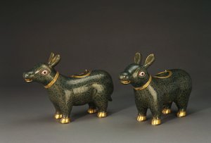 Ein Paar Cloisonné-Emaille-Tapir-Formgefäße