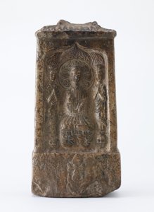 Buddhistische Tafel in Form eines Miniaturschreins, Zeit der Teilung, ca. 520 n. Chr. von Chinese School