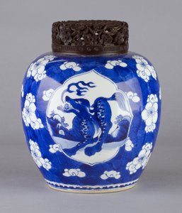 Krug (mit Deckel und Drachendesign), 1662-1722 (Keramik) von Chinese School