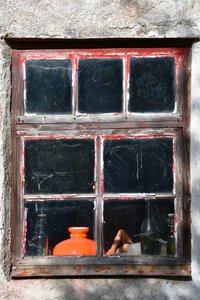Rustikales rotes Fenster von Christina Sillen