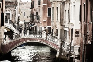 Venezianische Kanalbrücke von Christina Sillen