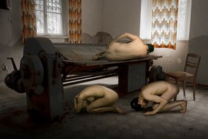 Nackte Figuren Industrieller Verfall
