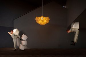 Surrealer Balanceakt