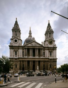 Ansicht der Kathedrale von Saint Paul, entworfen vom Architekten Christopher Wren (1632-1723) von Christopher Wren