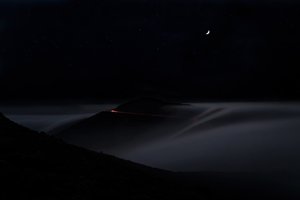 Neblige Nacht auf der Bergstraße