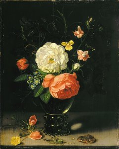 Blumen in einer Vase mit Heuschrecke und Frosch