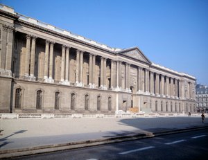 Ansicht des Palais du Louvre und der Kolonnaden. Entworfen von Architekt Claude Perrault (1613-1688) von Claude Perrault