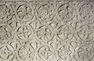 Detail eines geschnitzten Bildschirms, 9.-10. Jahrhundert von Croatian School