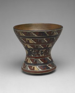 Becher mit Stufenrollen von Culture Nazca