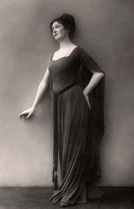 Miriam Clements, britische Schauspielerin und Darstellerin, 1910 von Dover Street Photo Studio