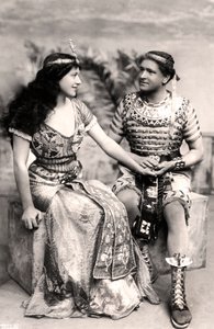 Ruth Vicent 1877-1955 und Roland Cunningham in einer Szene aus Amasis, frühes 20. Jahrhundert von Dover Street Studios
