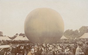 Heißluftballon bei der Ilkeston Blumenschau, Derbyshire, 2. August 1909
